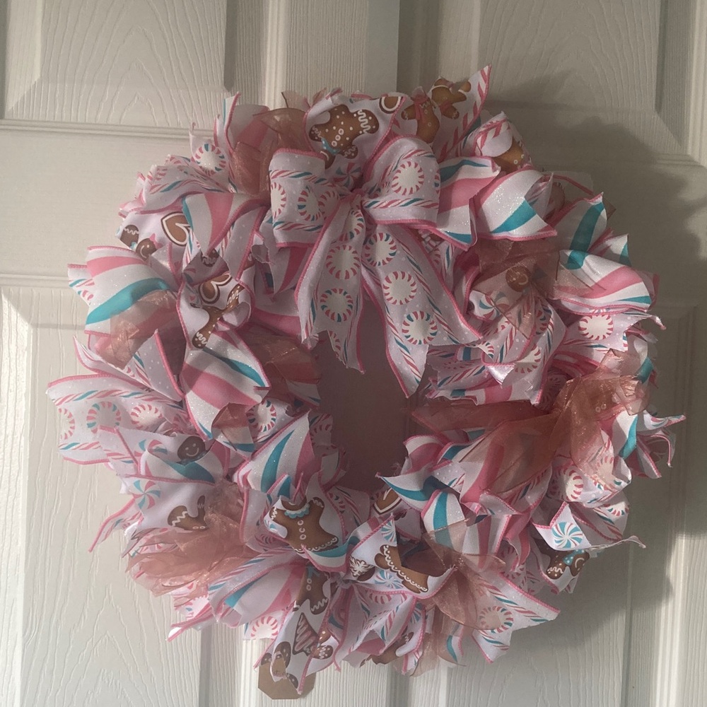 HANDMADE GINGERBREAD PINK BLUE PASTEL WREATH 17 INCHES NEW